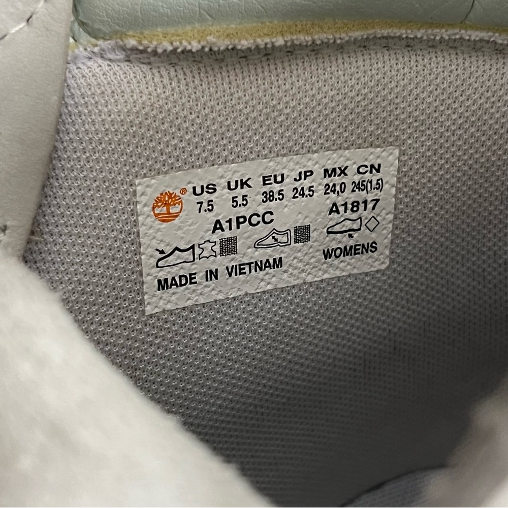 Timberland Women's White Lace Up Boots - Picture 10 of 11